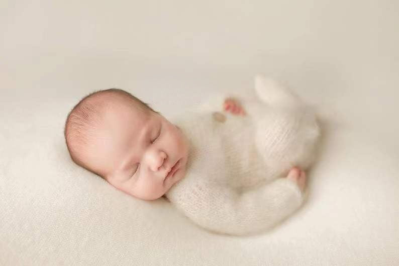 Newborn Wool Photoshoot Outfit and Hat Set